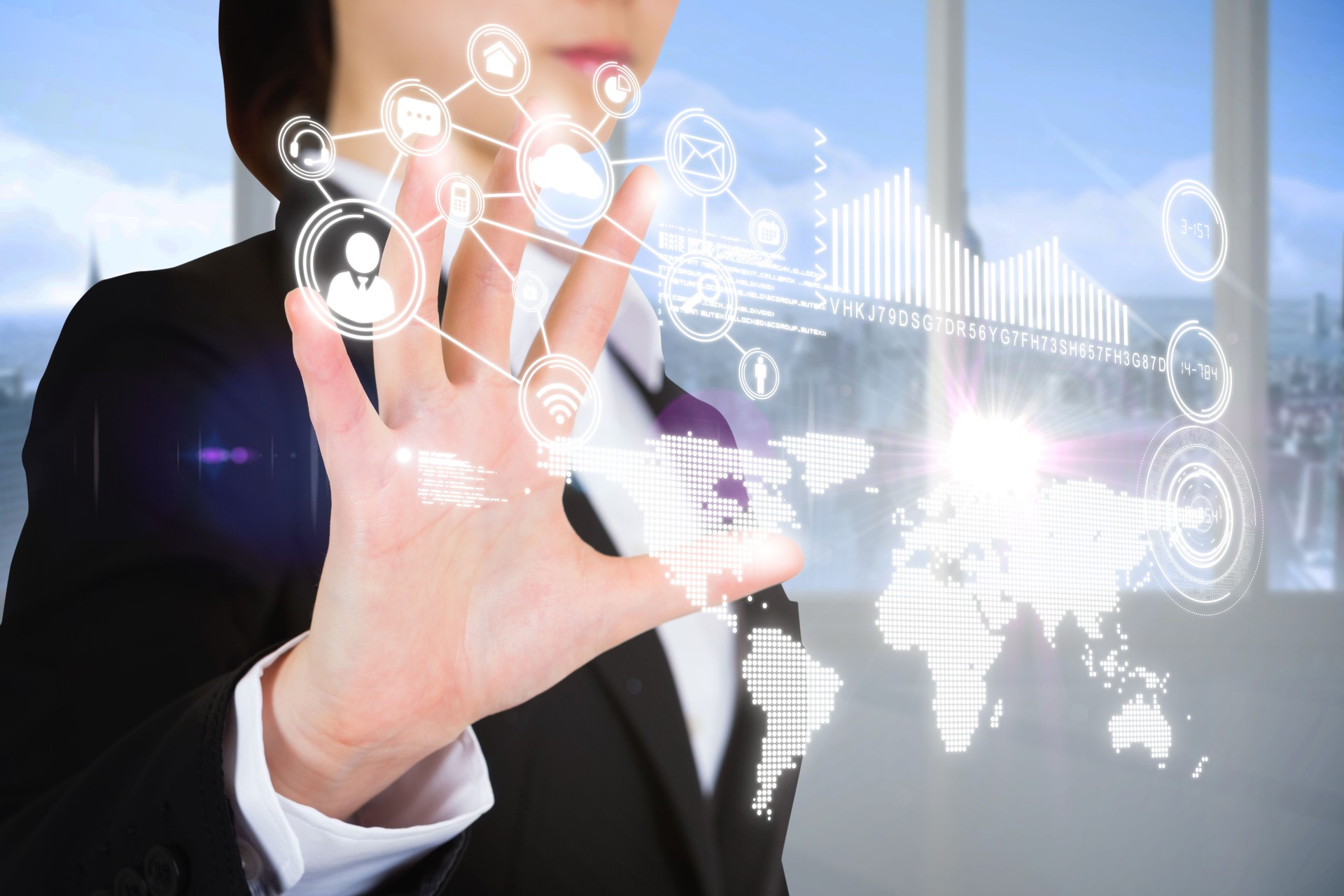 Empresária tocando a interface de negócios global
